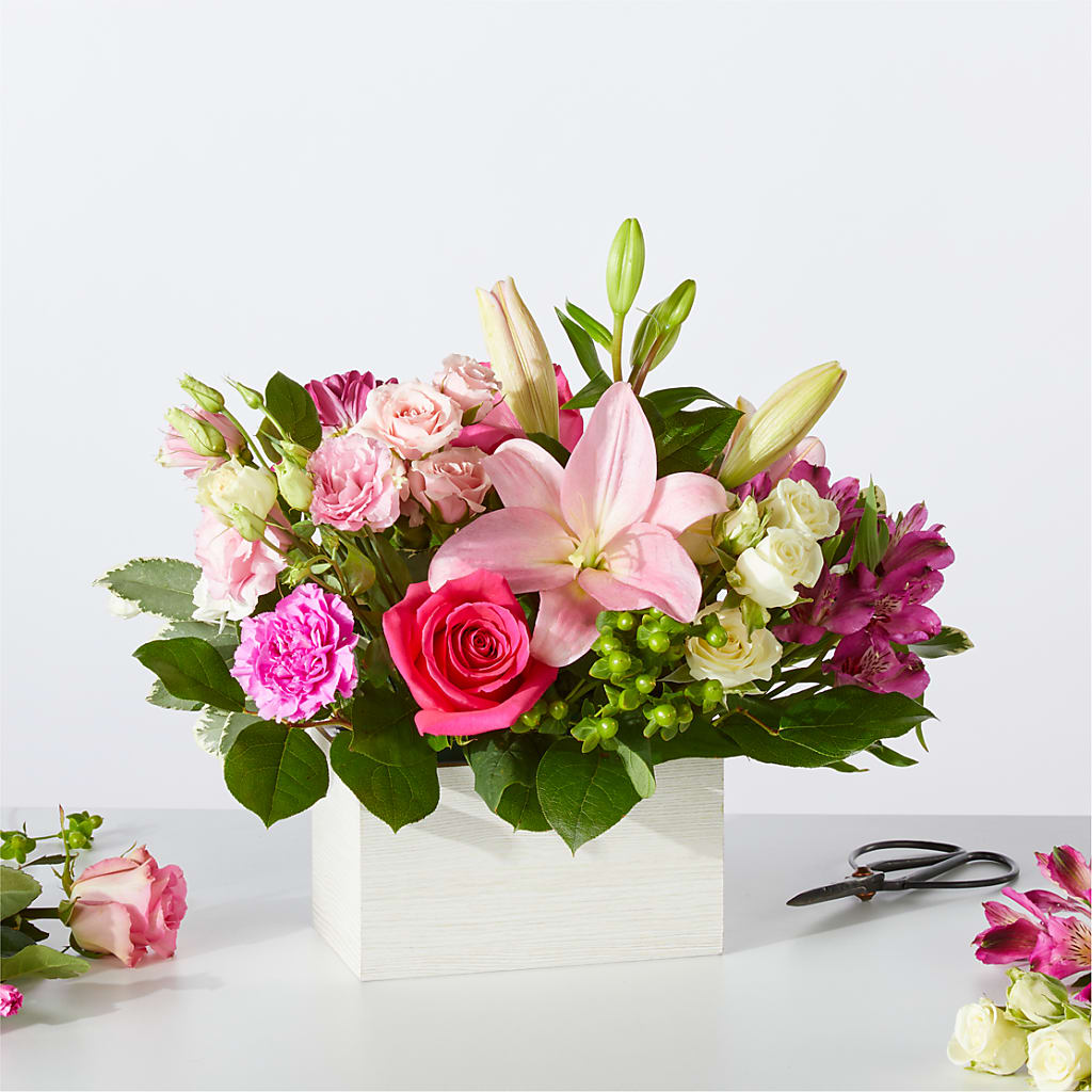 Sweetberry Box – A Florist Original – Infinity Floral, Osseo MN