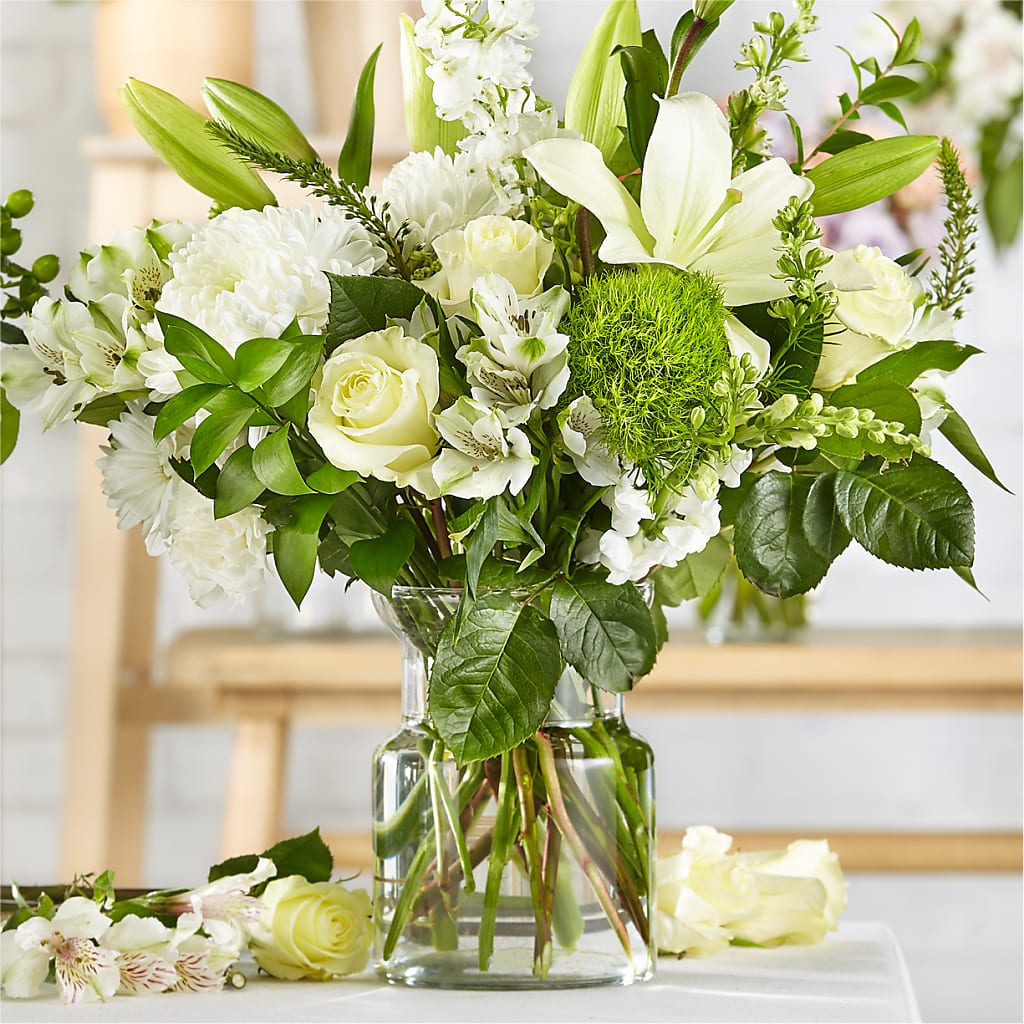 Classic Ivory – A Florist Original – Infinity Floral, Osseo MN