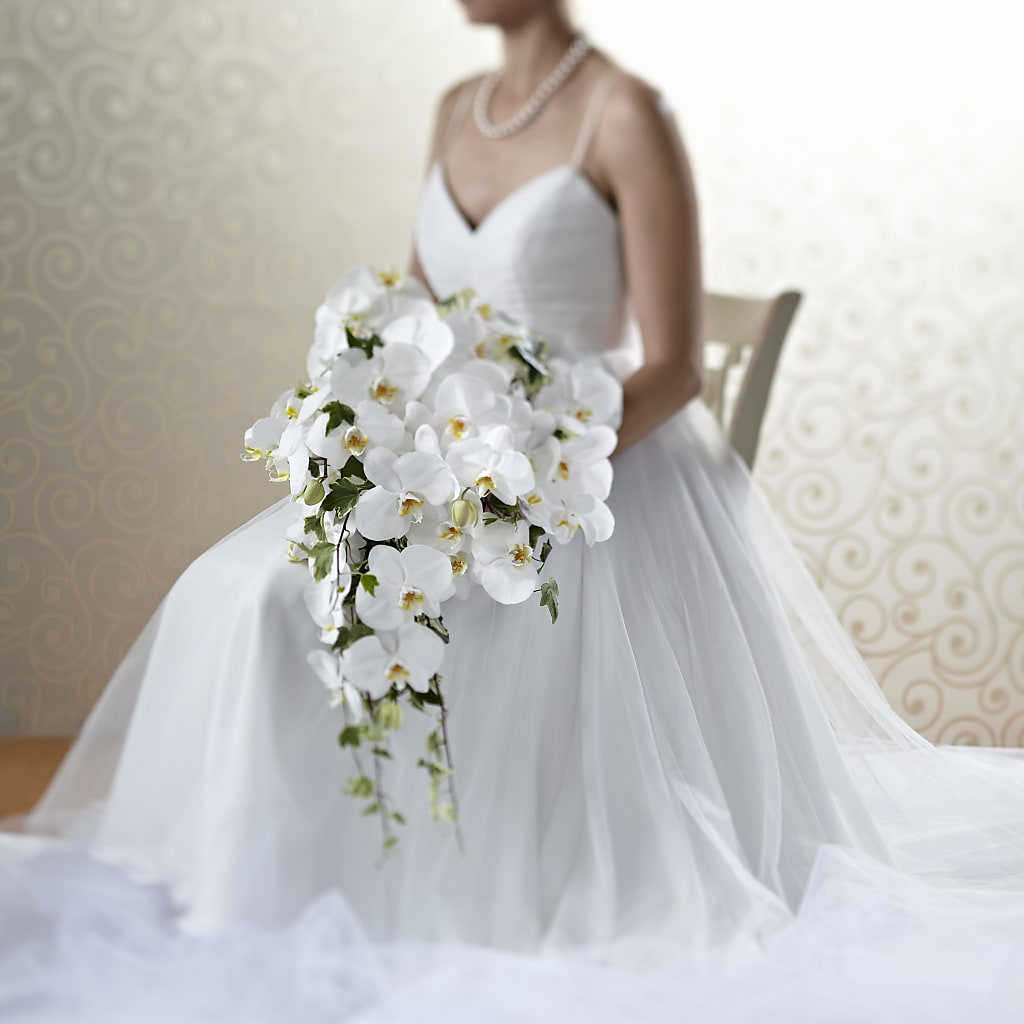 Classic White Bouquet – Infinity Floral, Osseo MN