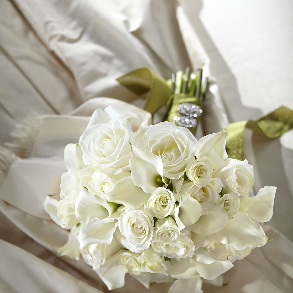 Serene Highness Bouquet – Infinity Floral, Osseo MN