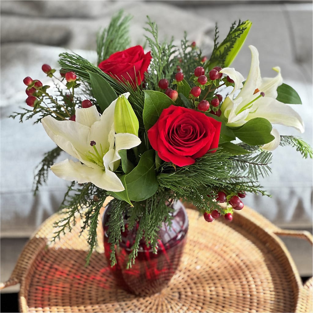 Evergreen Delight Bouquet –  Infinity Floral, Osseo MN