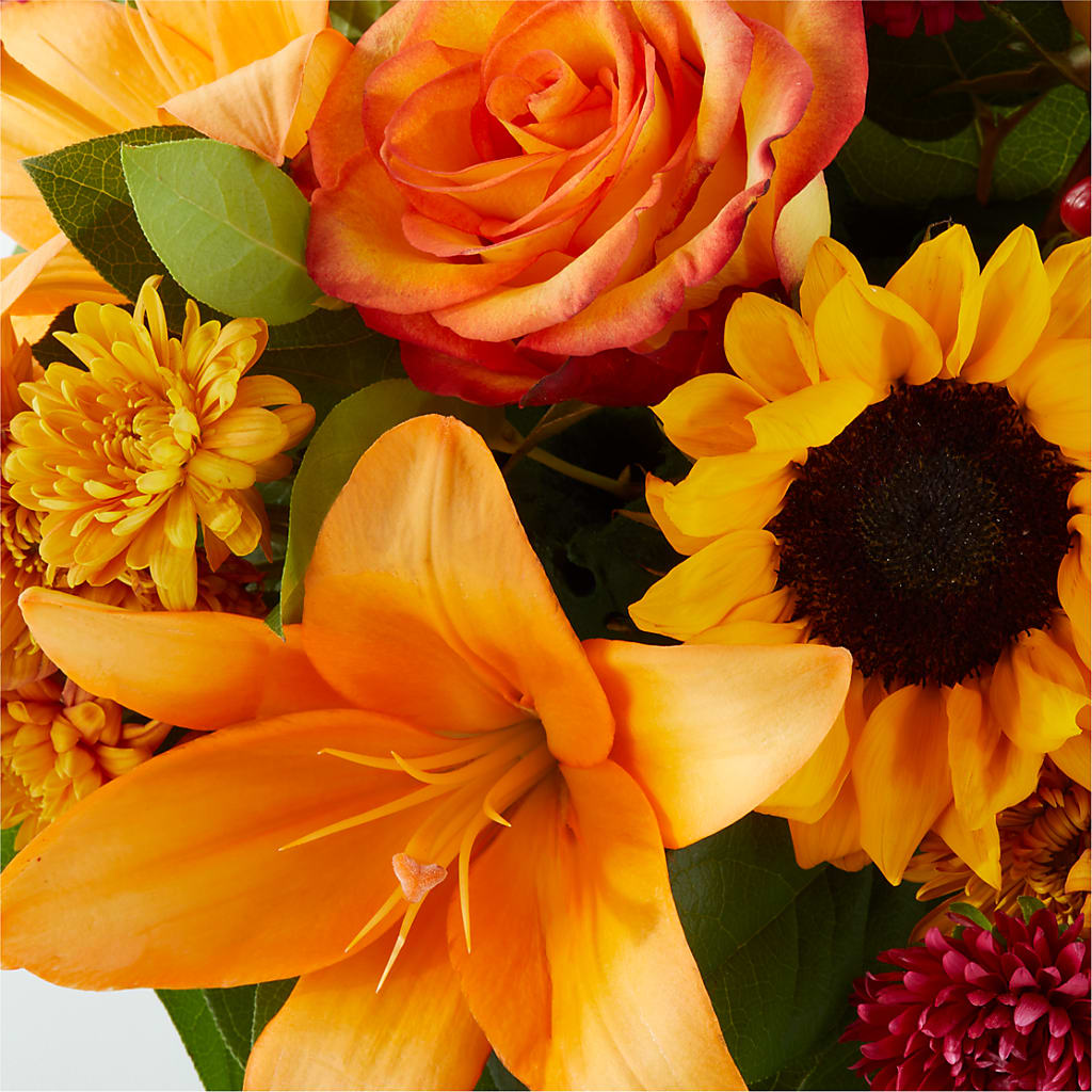 Grateful Centerpiece –  Infinity Floral, Osseo MN